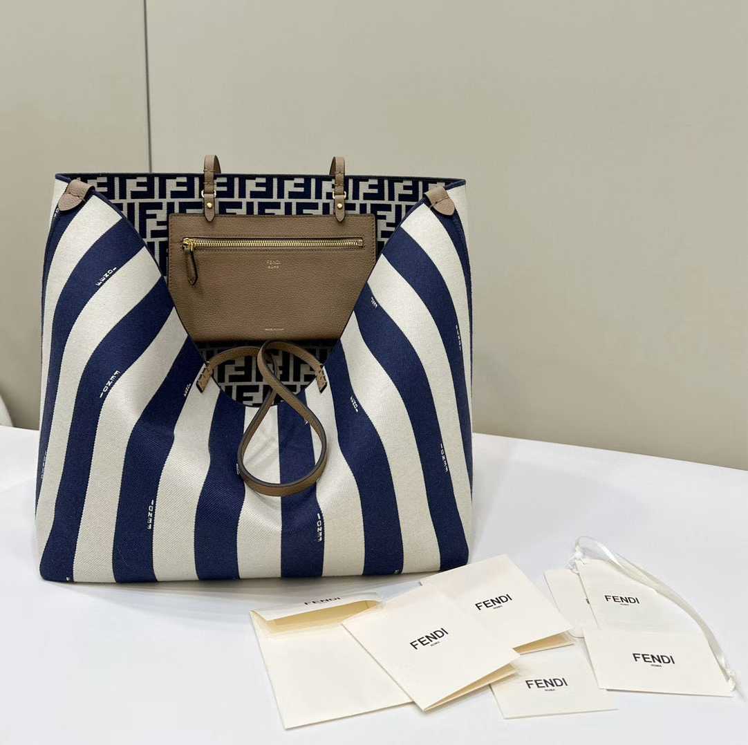 Fendi Roll Large view 2
