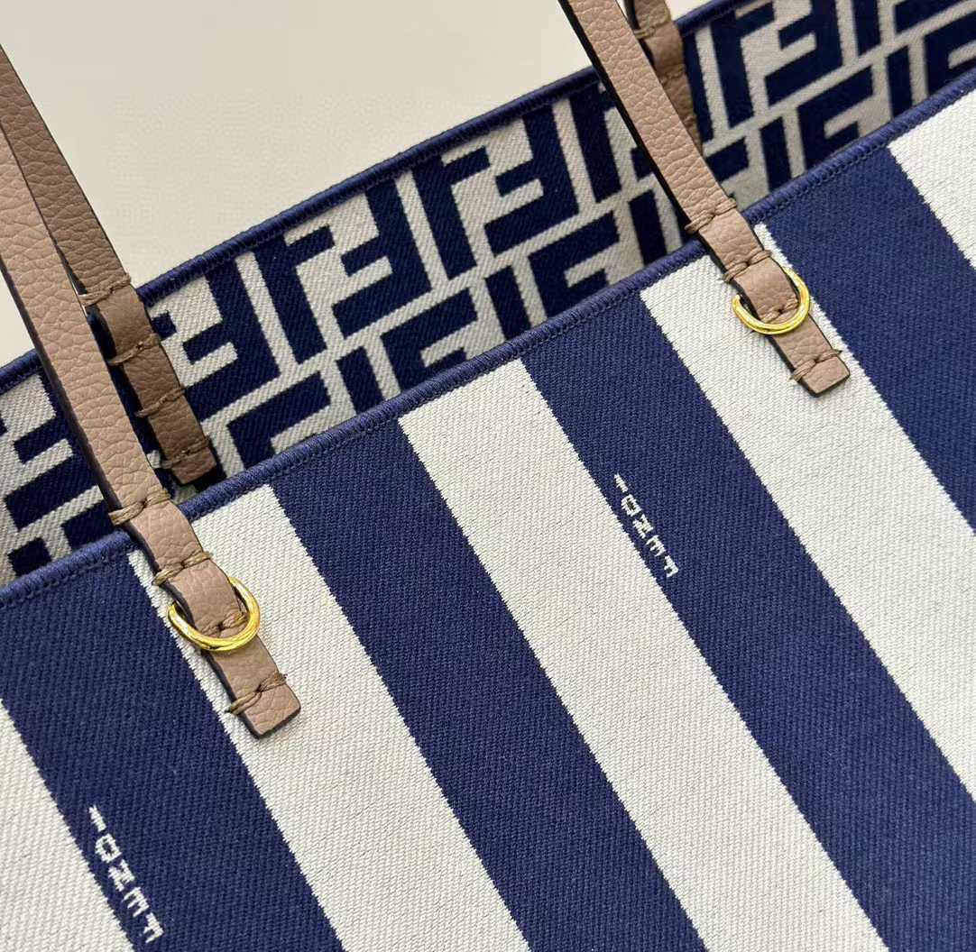 Fendi Roll Large view 6