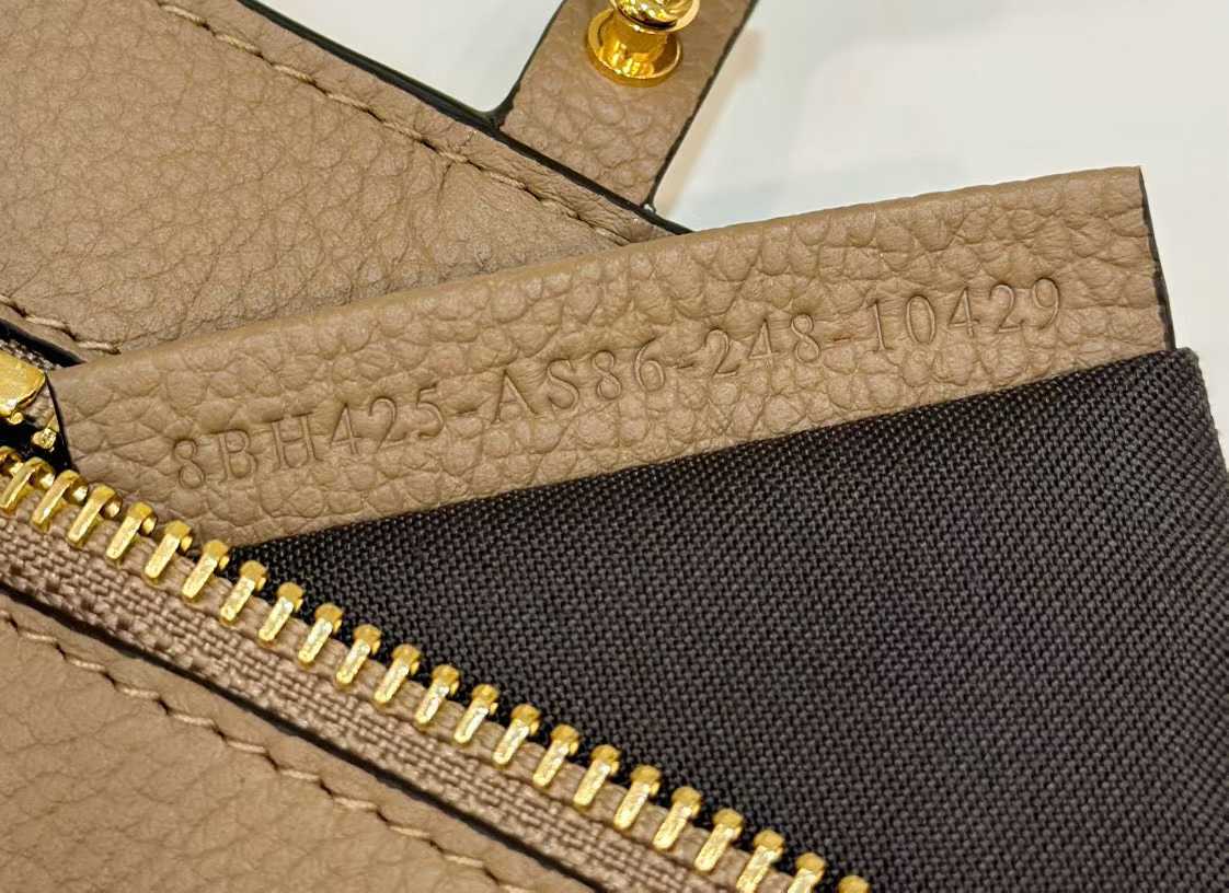 Fendi Roll Large view 7