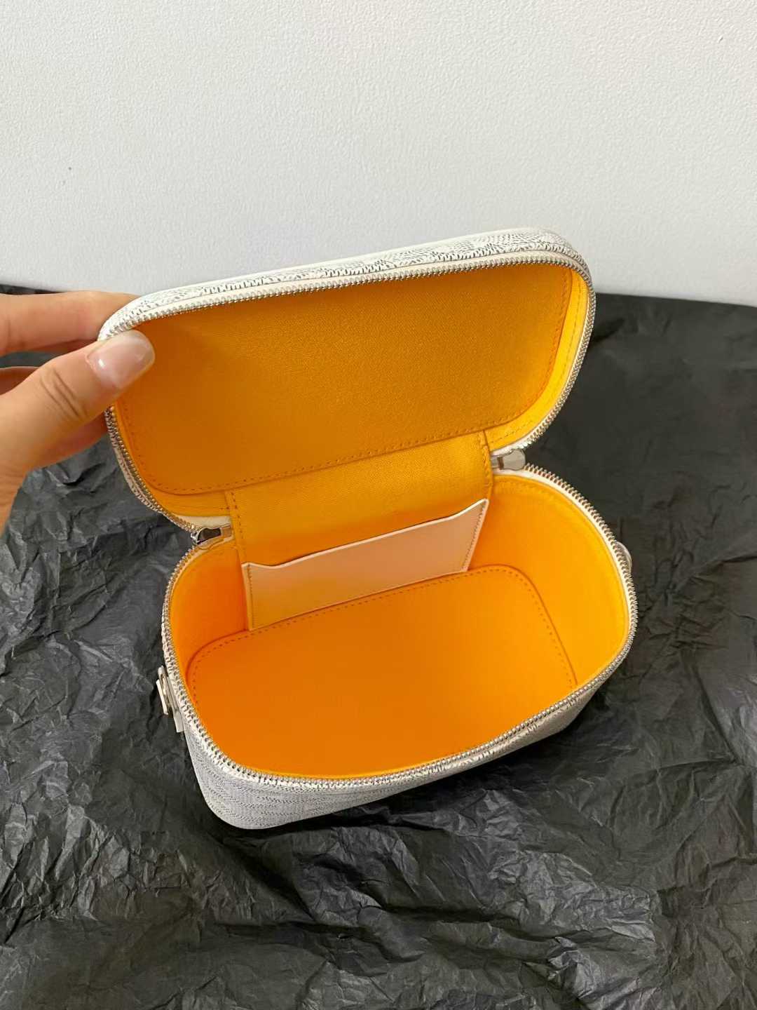 Goyard Muse Mini Vanity view 9