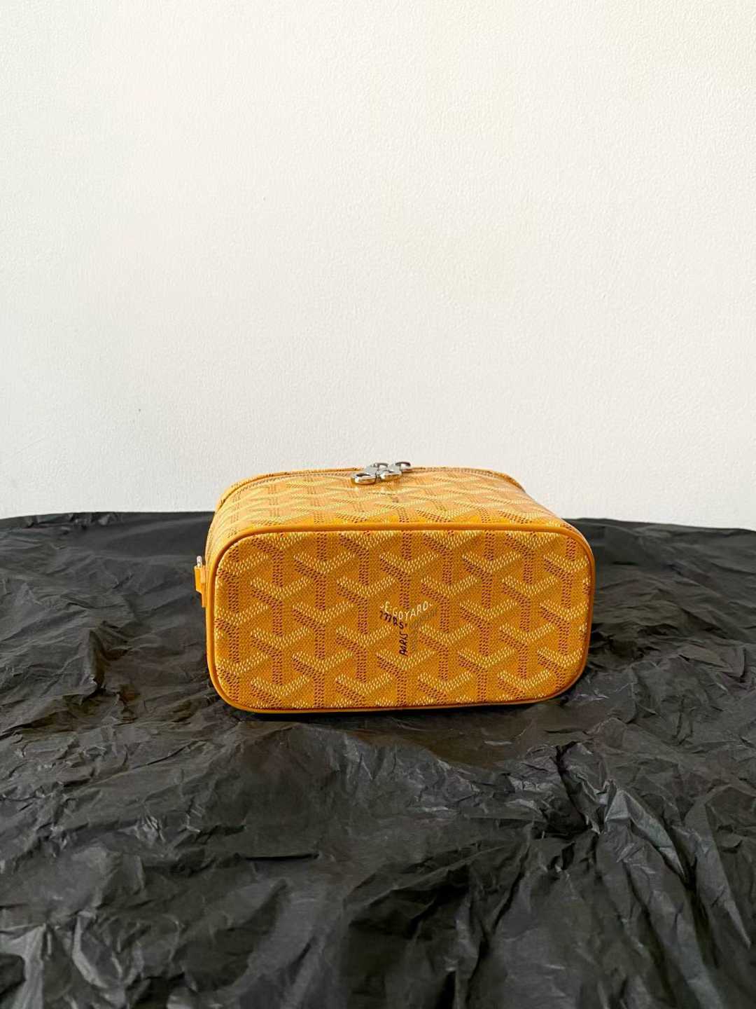 Goyard Muse Mini Vanity view 3
