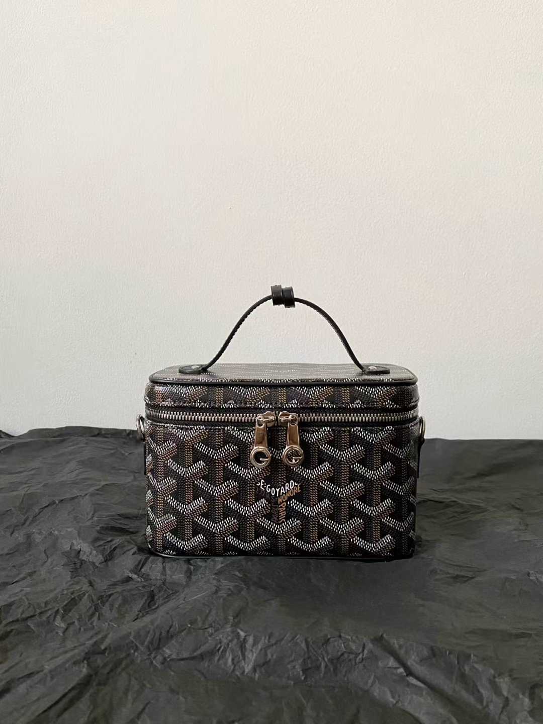 Goyard Muse Mini Vanity view 2