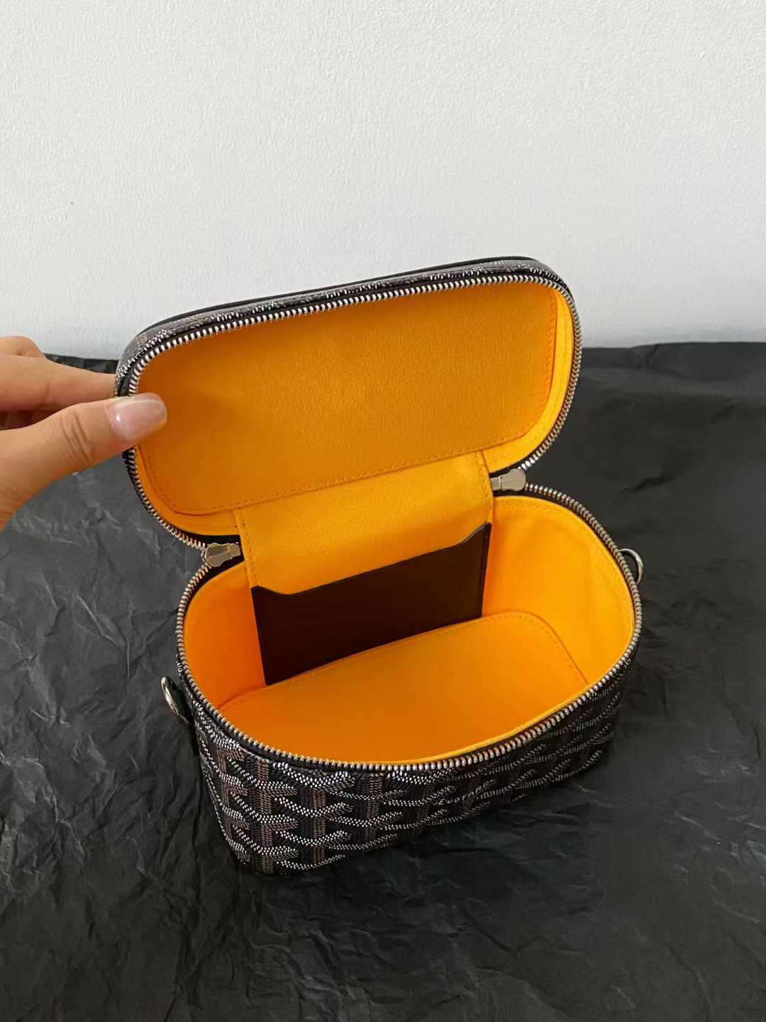 Goyard Muse Mini Vanity view 8