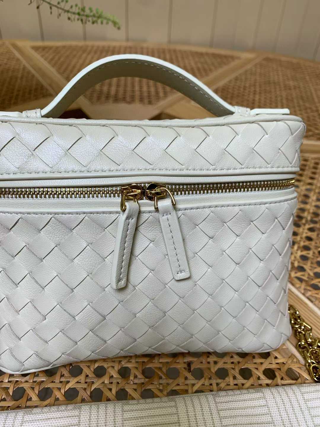 Bottega Veneta Small Sotf Vanity view 2