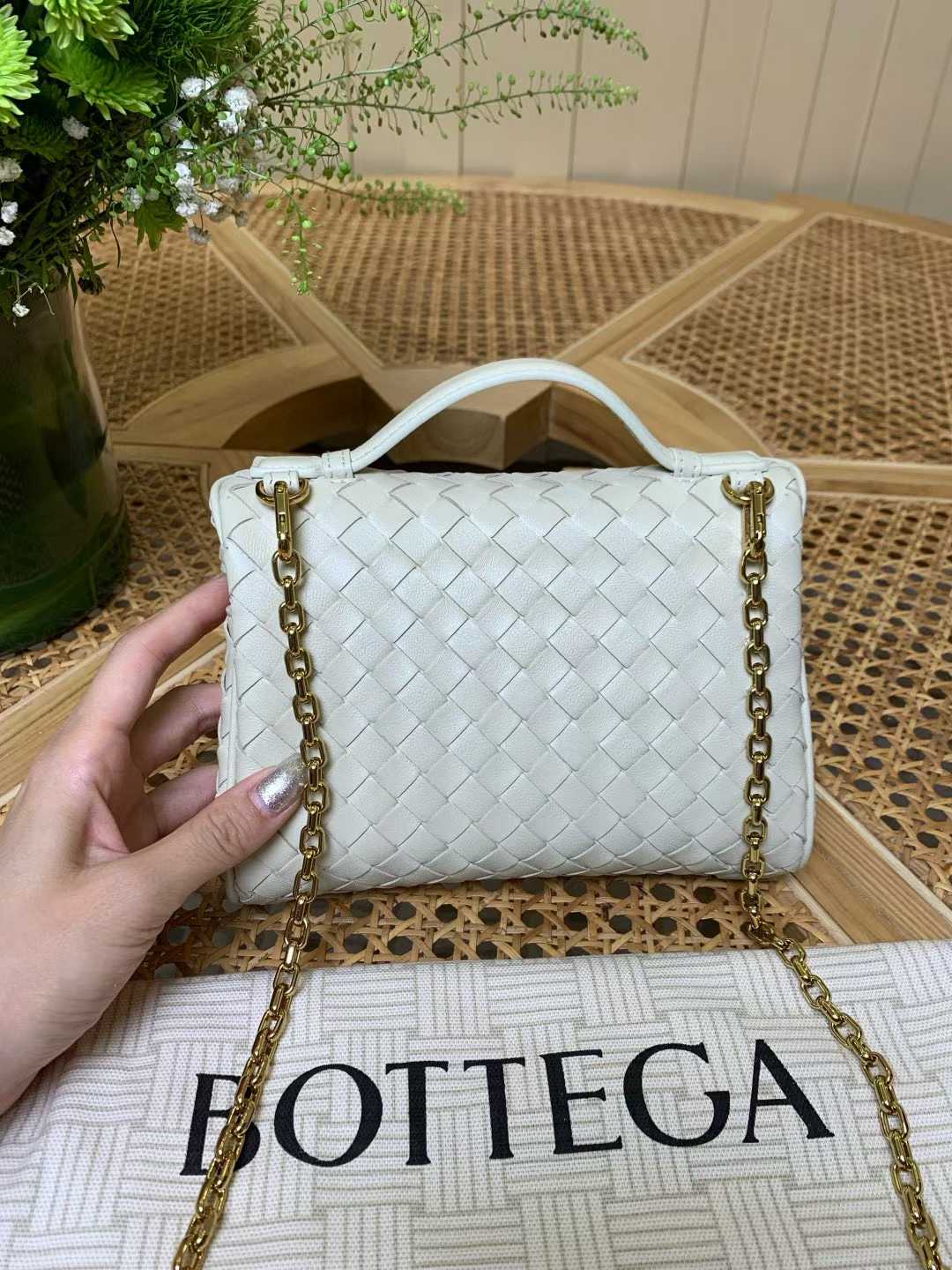 Bottega Veneta Small Sotf Vanity view 6