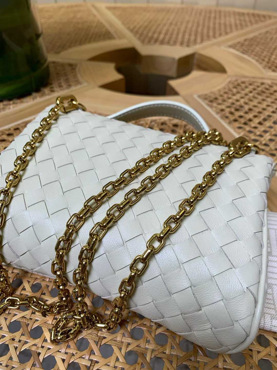 Bottega Veneta Small Sotf Vanity view 8