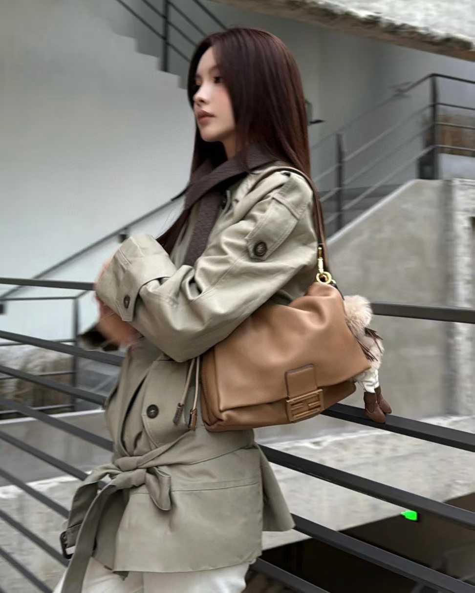 Fendi Mamma Baguette view 1