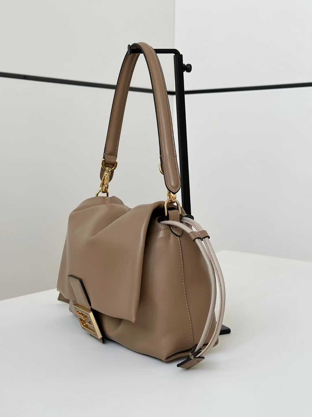 Fendi Mamma Baguette view 11