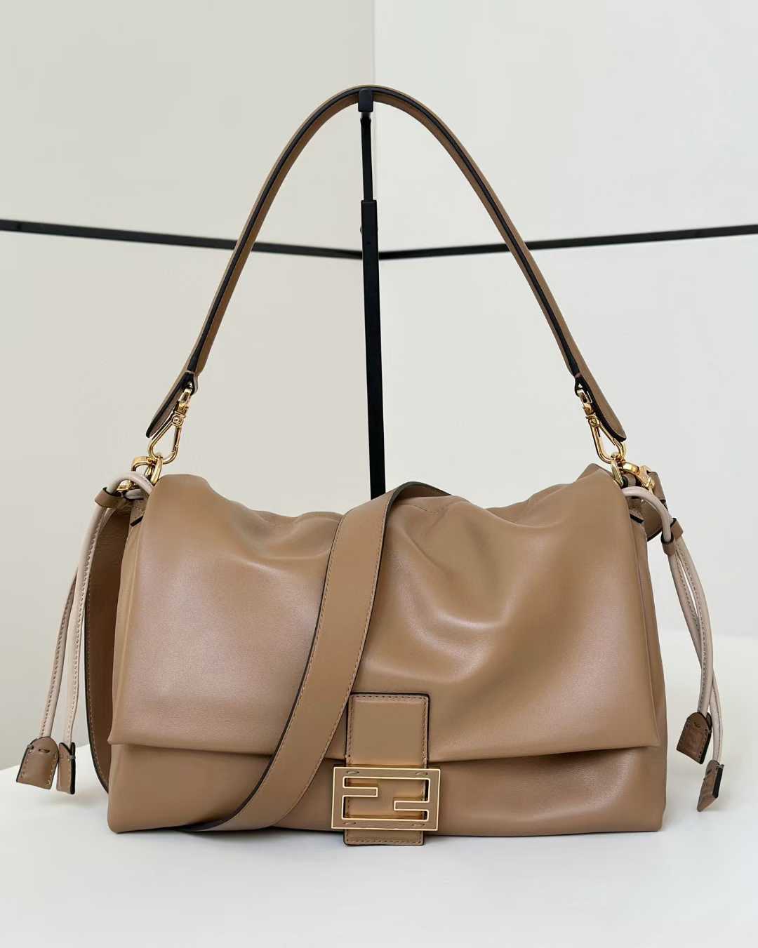 Fendi Mamma Baguette view 2