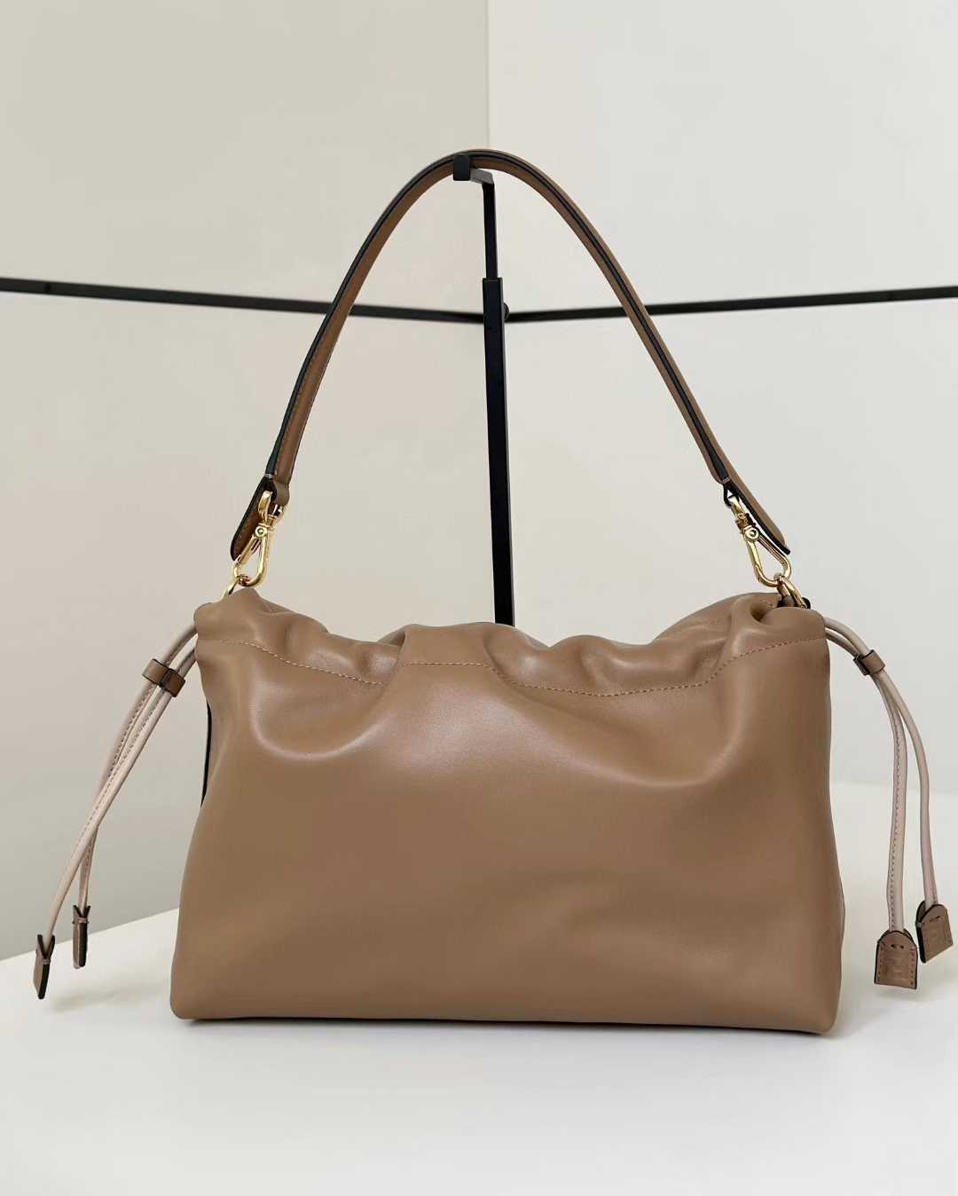 Fendi Mamma Baguette view 4