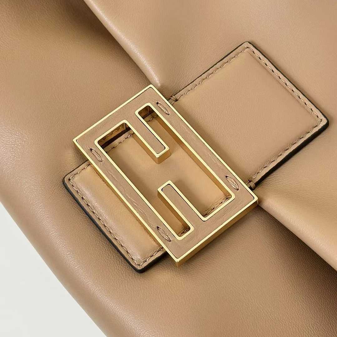 Fendi Mamma Baguette view 5