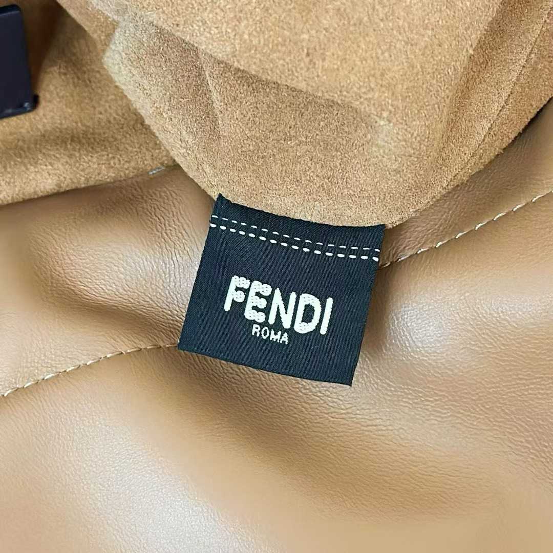 Fendi Mamma Baguette view 8