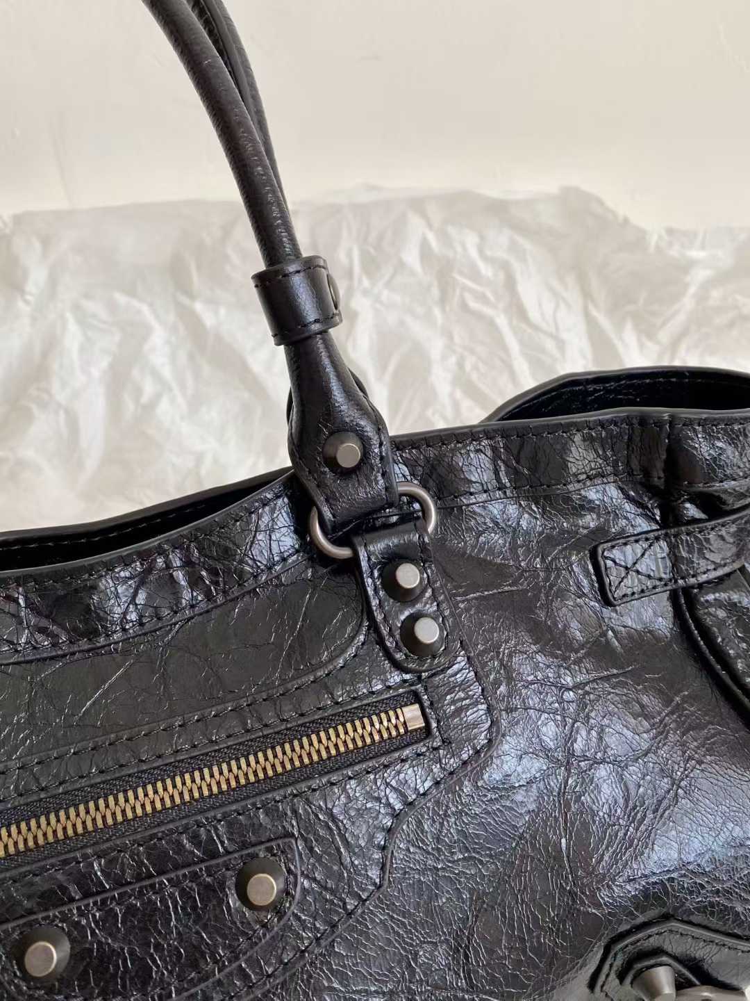 Balenciaga Women’s Le City Bag East-west in Sesame view 5