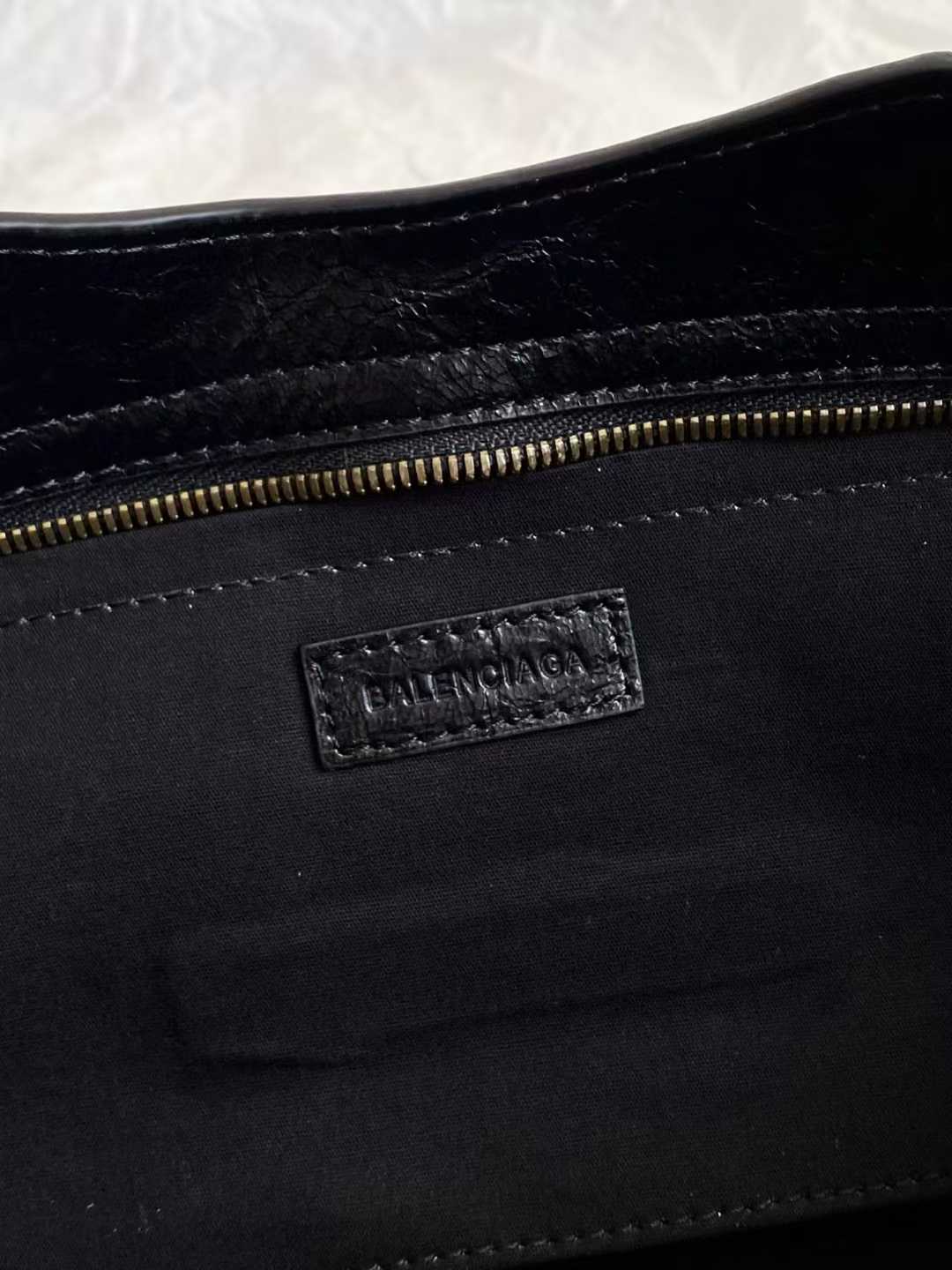 Balenciaga Women’s Le City Bag East-west in Sesame view 8