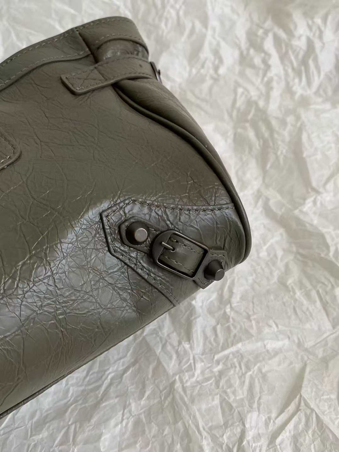 Balenciaga Women’s Le City Bag East-west in Sesame view 5