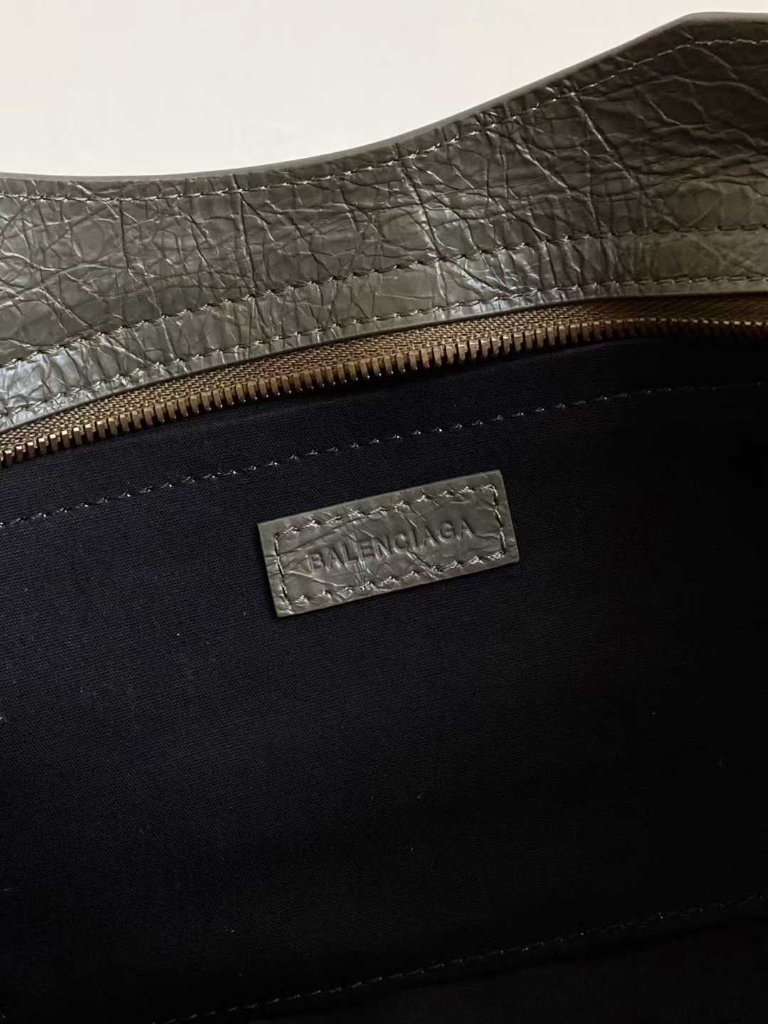 Balenciaga Women’s Le City Bag East-west in Sesame view 6