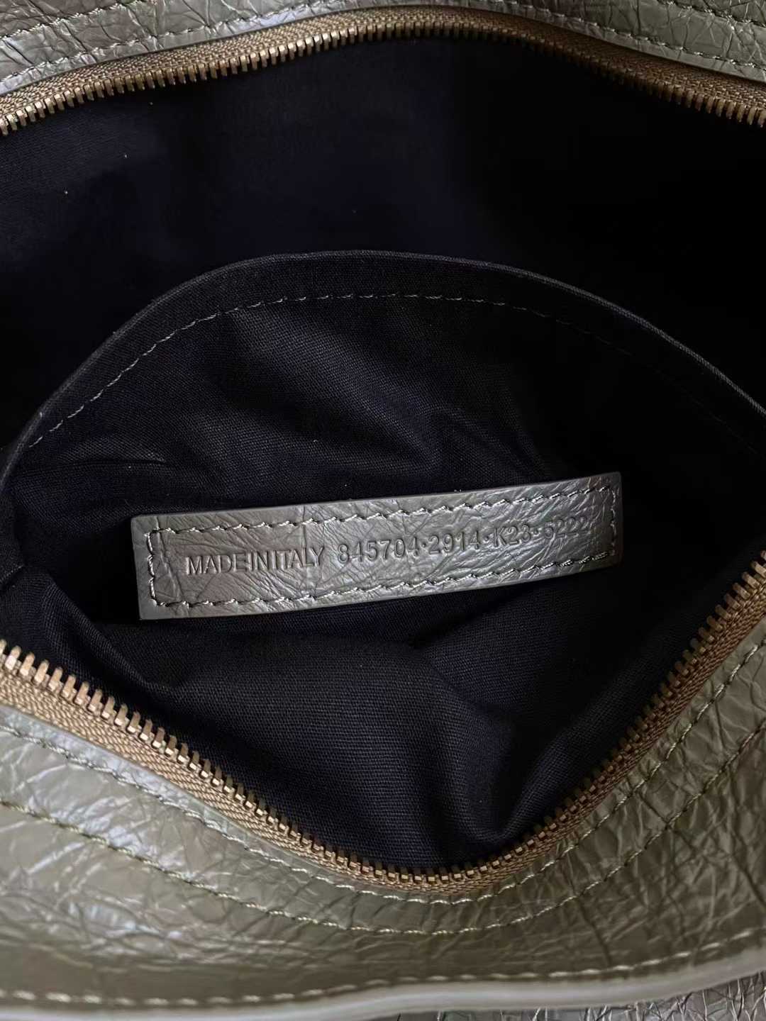 Balenciaga Women’s Le City Bag East-west in Sesame view 7