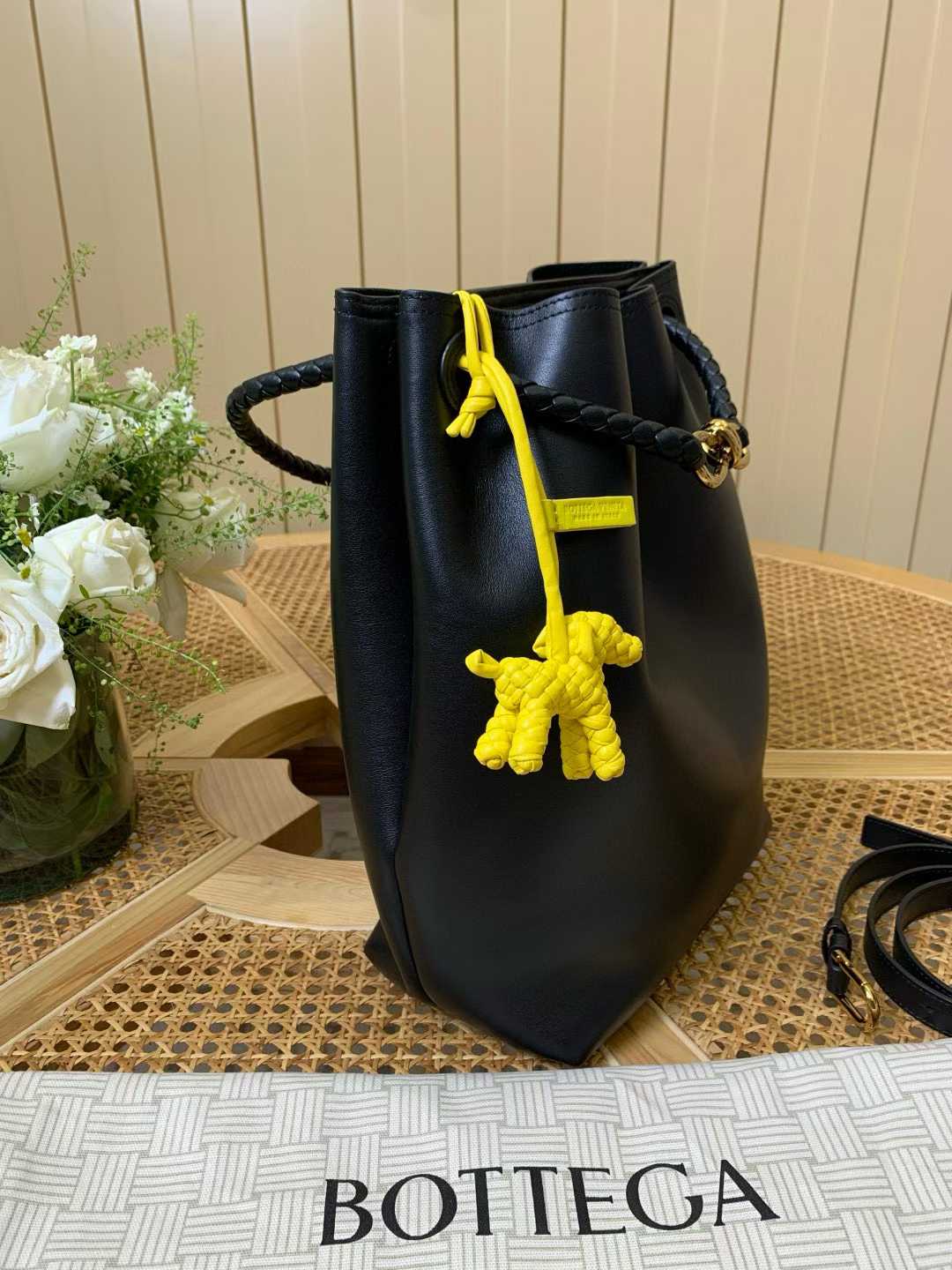 Bottega Veneta Andiamo Bucket view 5