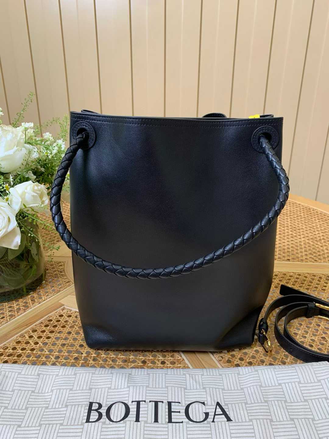 Bottega Veneta Andiamo Bucket view 6