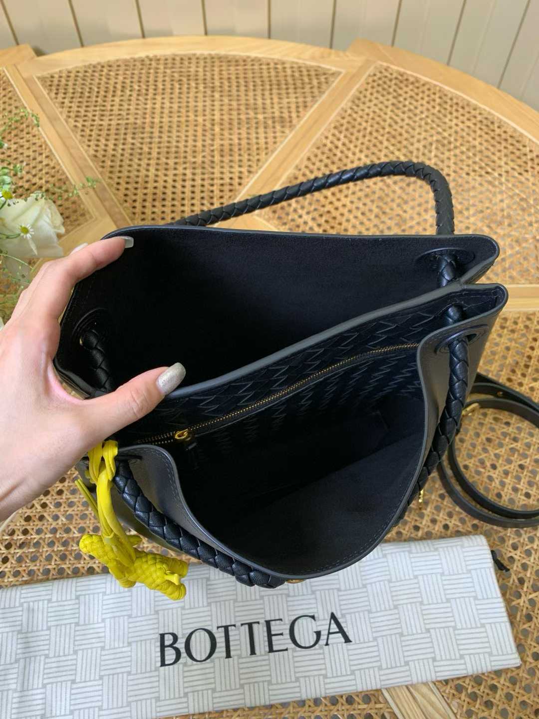 Bottega Veneta Andiamo Bucket view 8