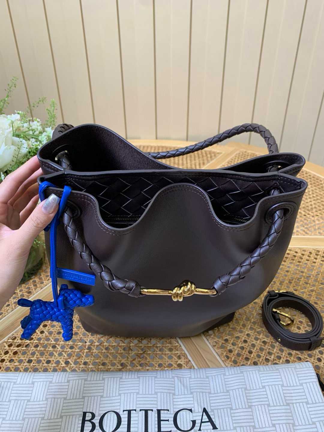Bottega Veneta Andiamo Bucket view 4