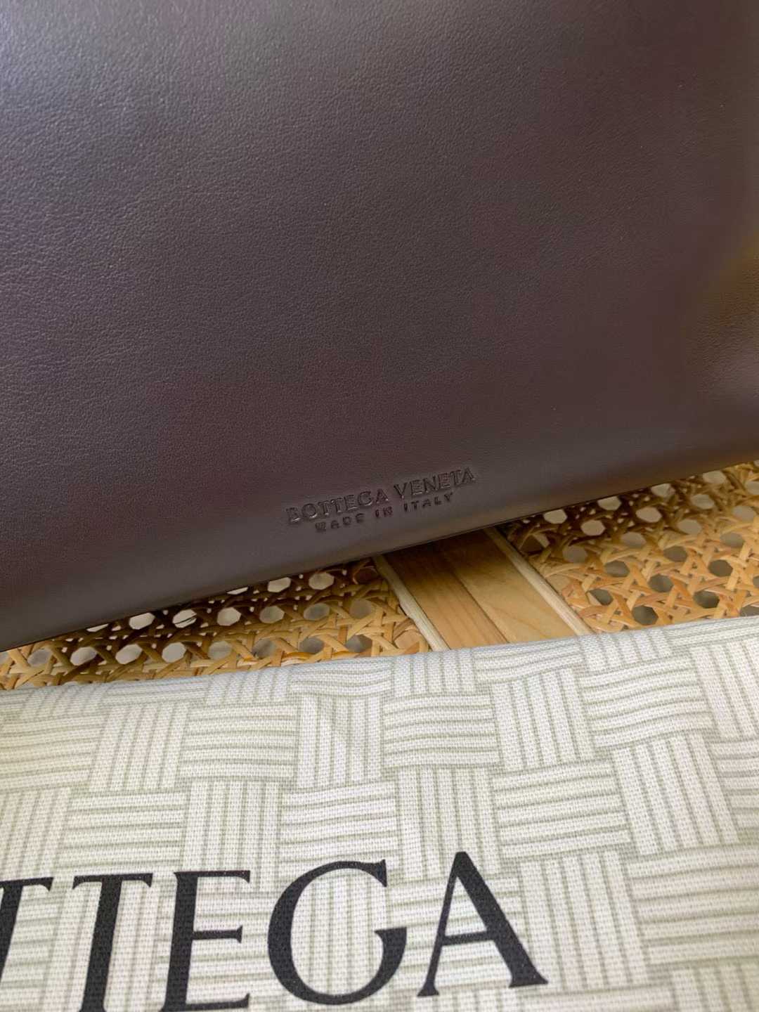 Bottega Veneta Andiamo Bucket view 6
