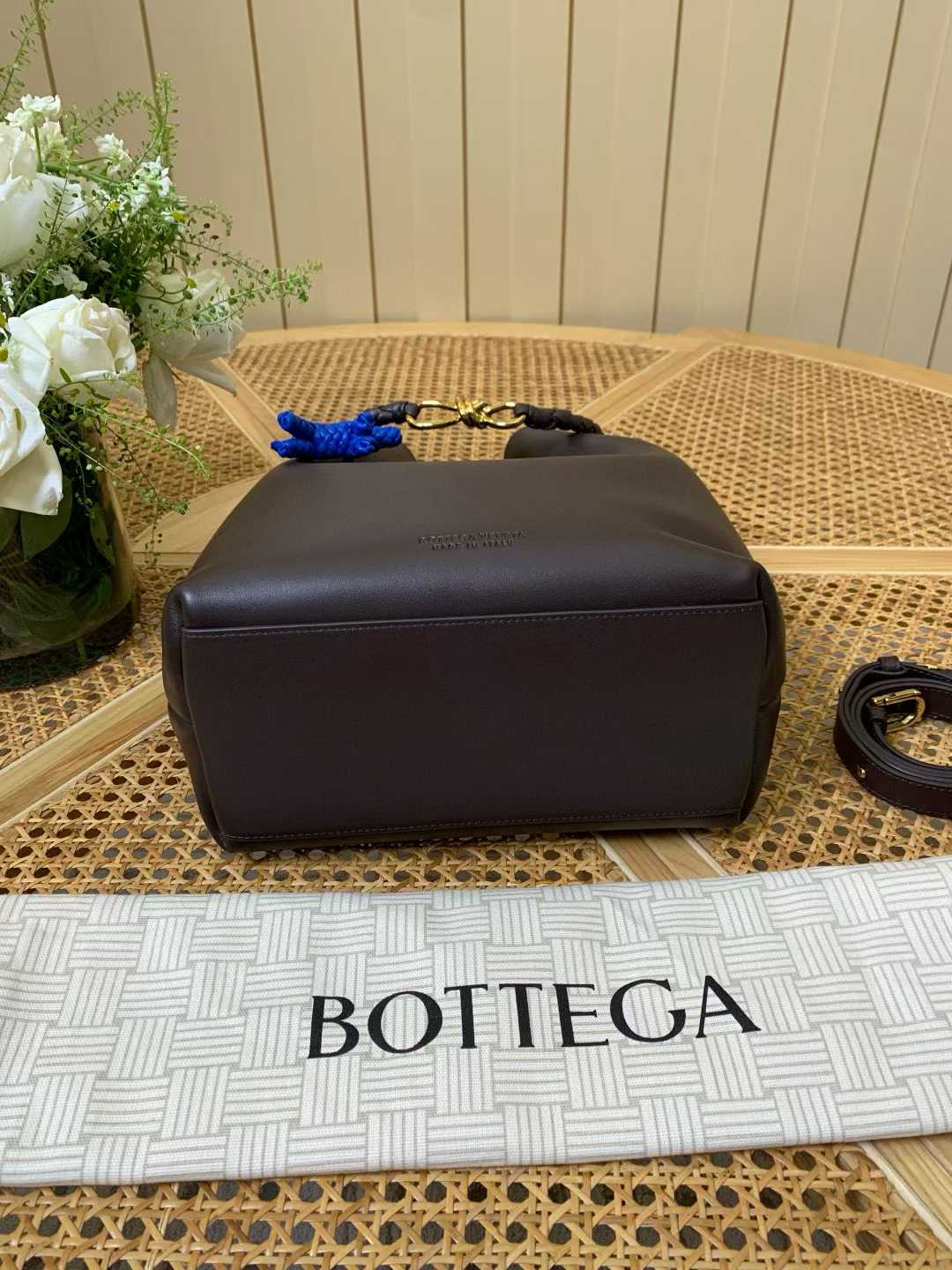Bottega Veneta Andiamo Bucket view 8