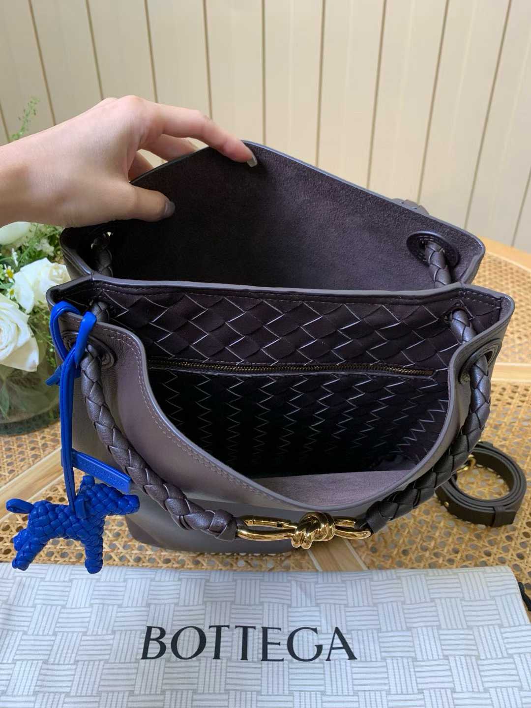 Bottega Veneta Andiamo Bucket view 9