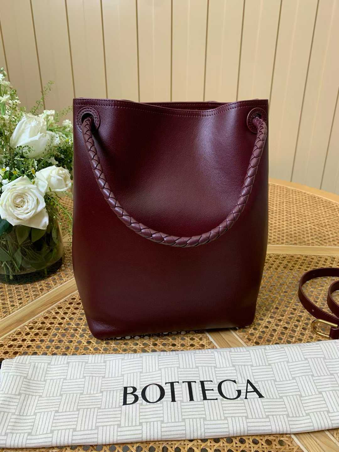 Bottega Veneta Andiamo Bucket view 9