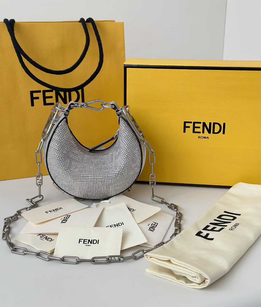 Fendi graphy NANO (The chain is equipped separately ) view 1