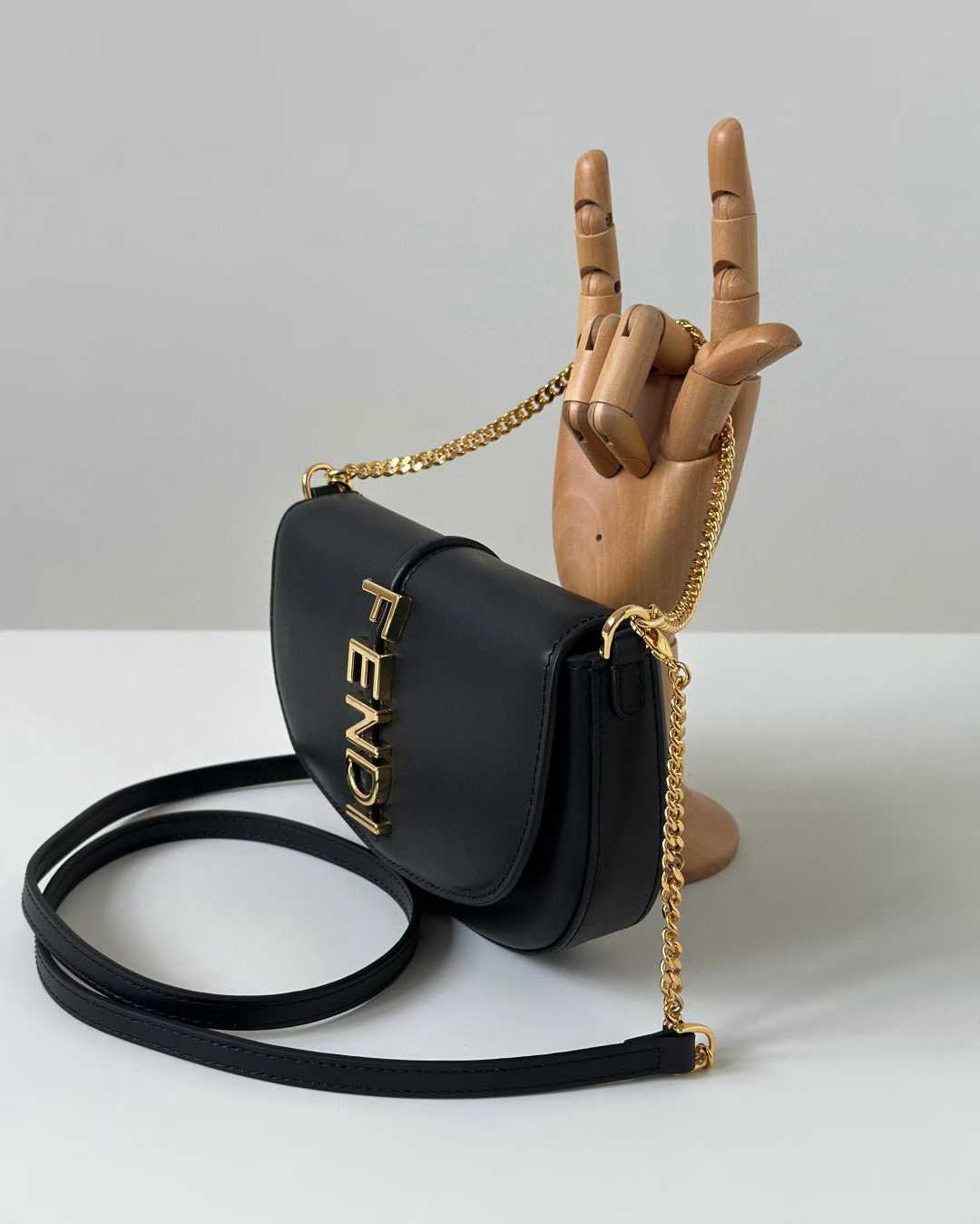 Fendi graphy Wallet on Chain view 3