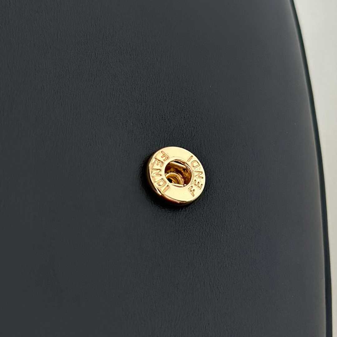 Fendi graphy Wallet on Chain view 7
