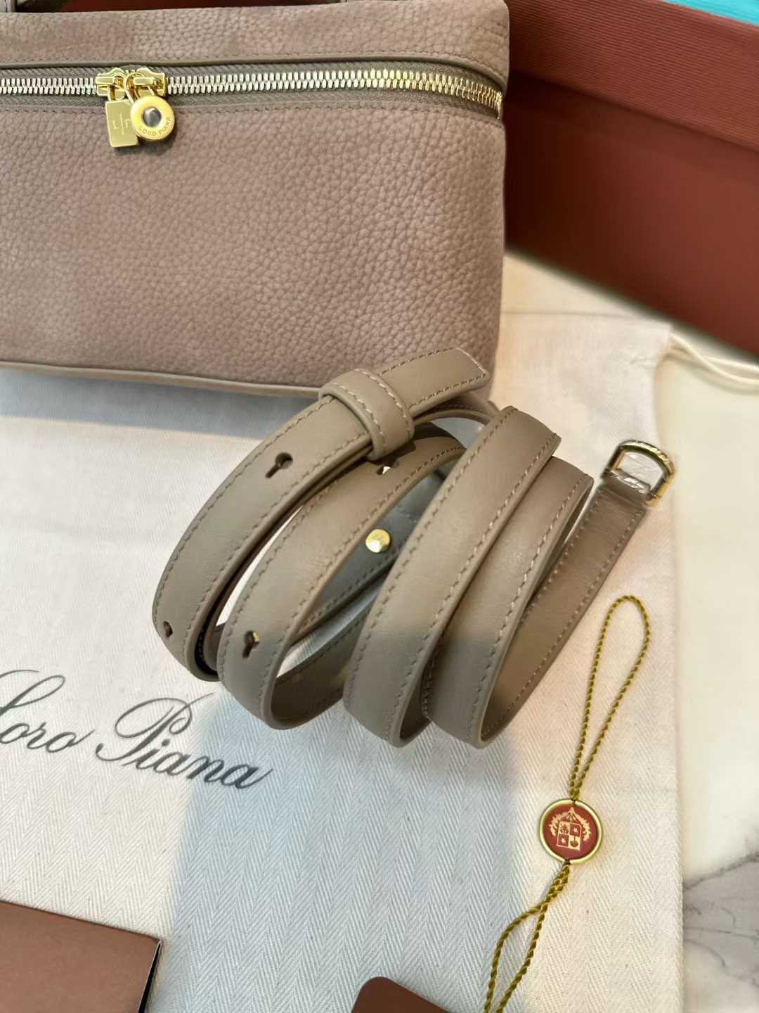 Loro Piana Extra Pocket L19 view 3