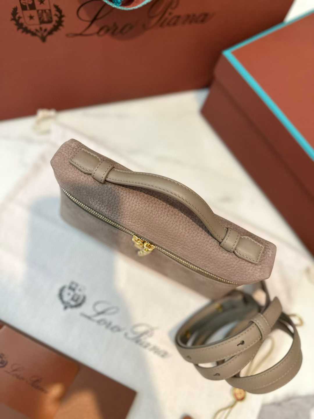 Loro Piana Extra Pocket L19 view 4