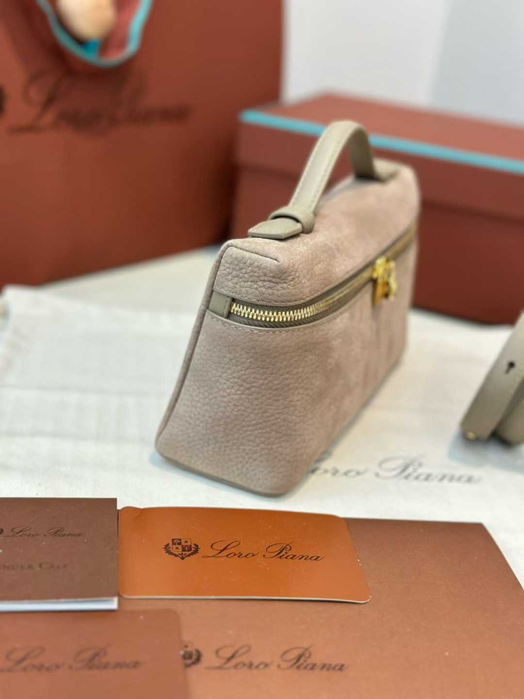 Loro Piana Extra Pocket L19 view 6
