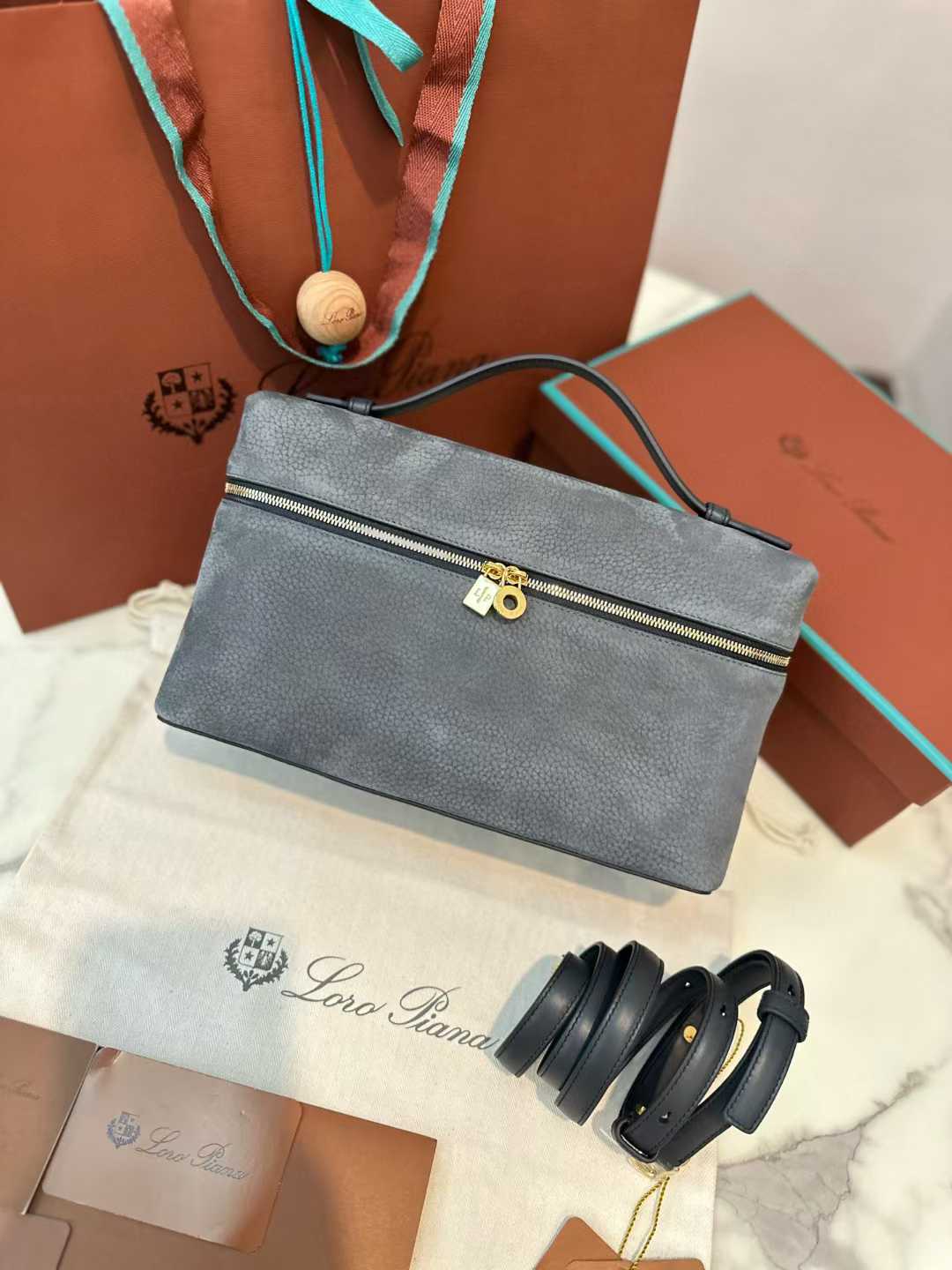 Loro Piana Extra Pocket L19 view 2