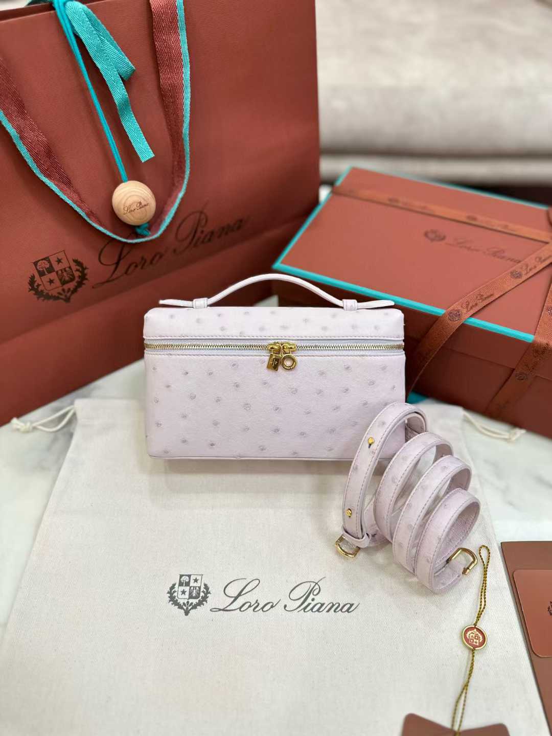 Loro Piana Extra Pocket L19 view 1