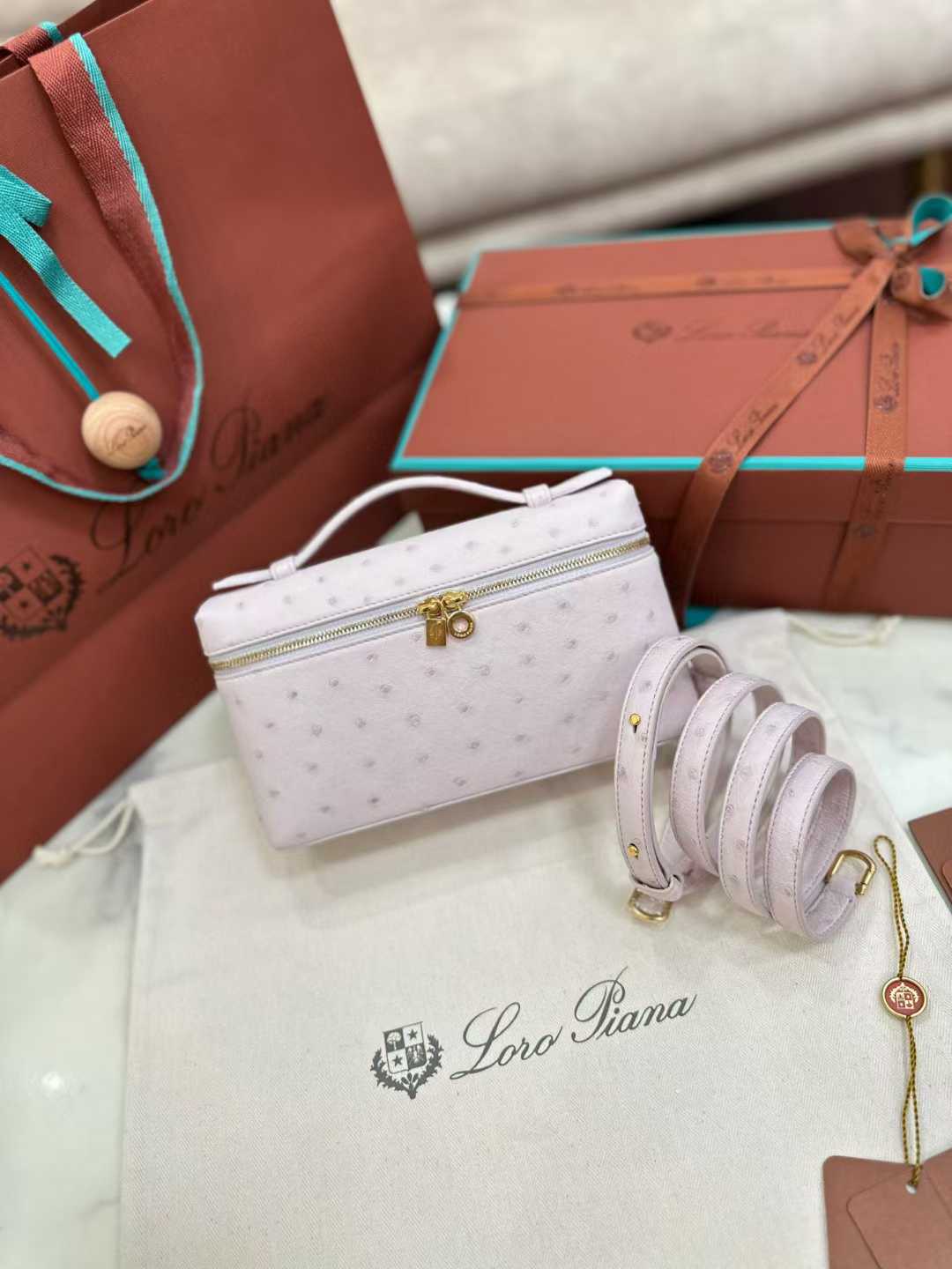 Loro Piana Extra Pocket L19 view 2