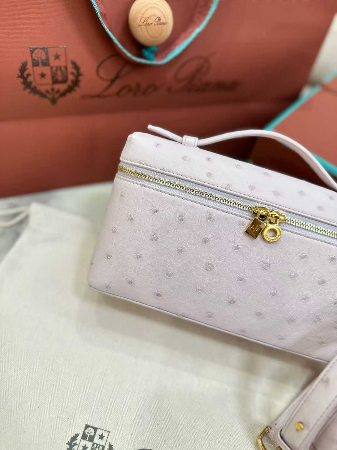 Loro Piana Extra Pocket L19 view 4