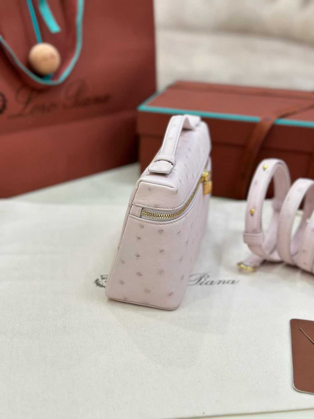 Loro Piana Extra Pocket L19 view 7