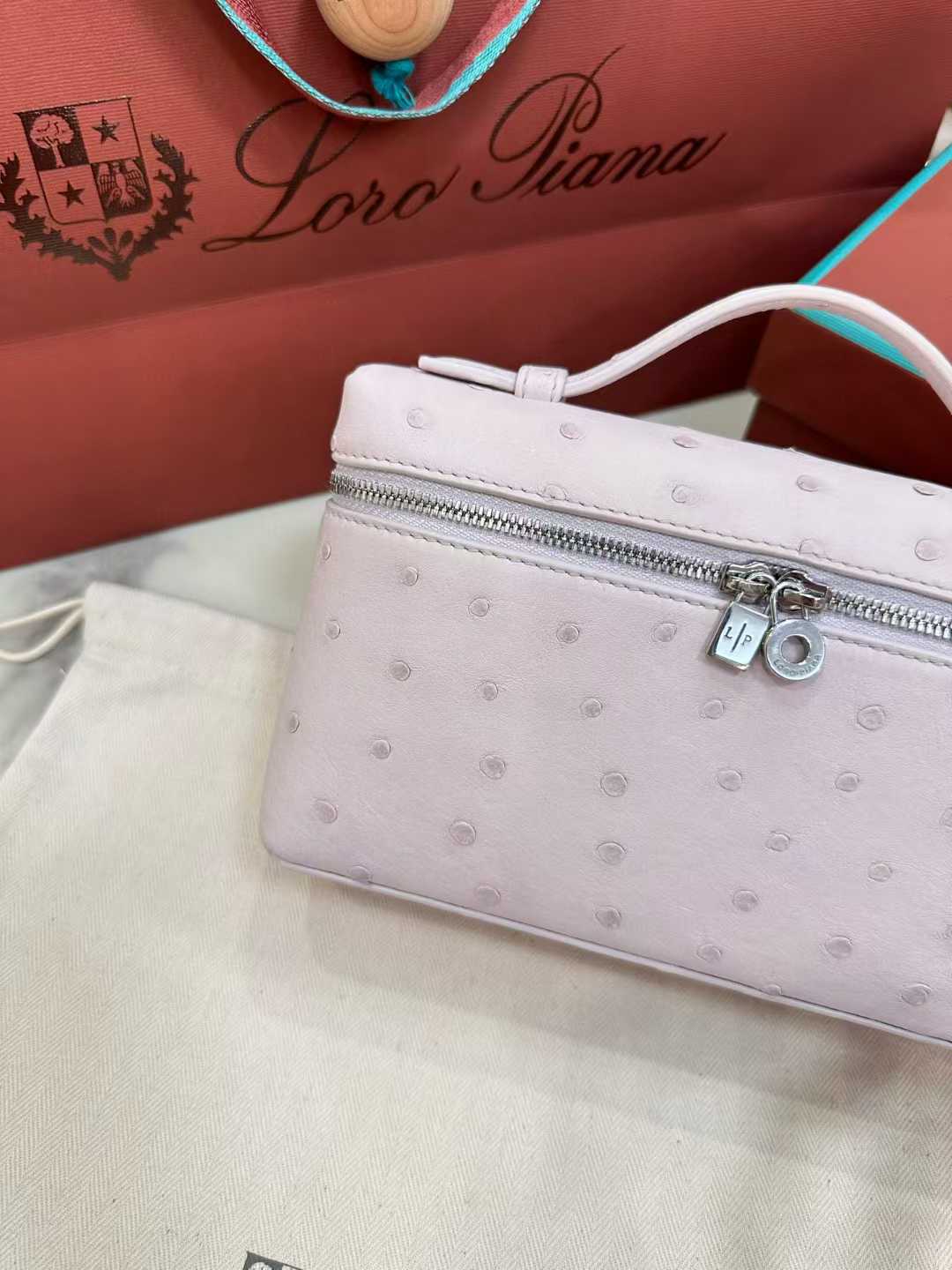 Loro Piana Extra Pocket L19 view 3