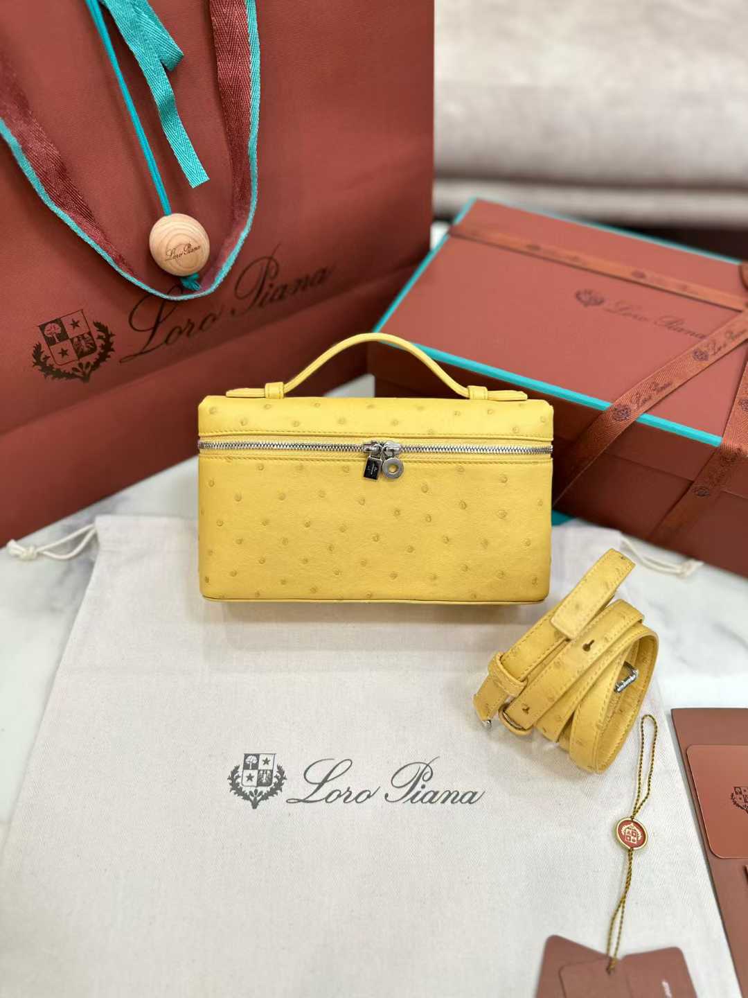 Loro Piana Extra Pocket L19 view 1