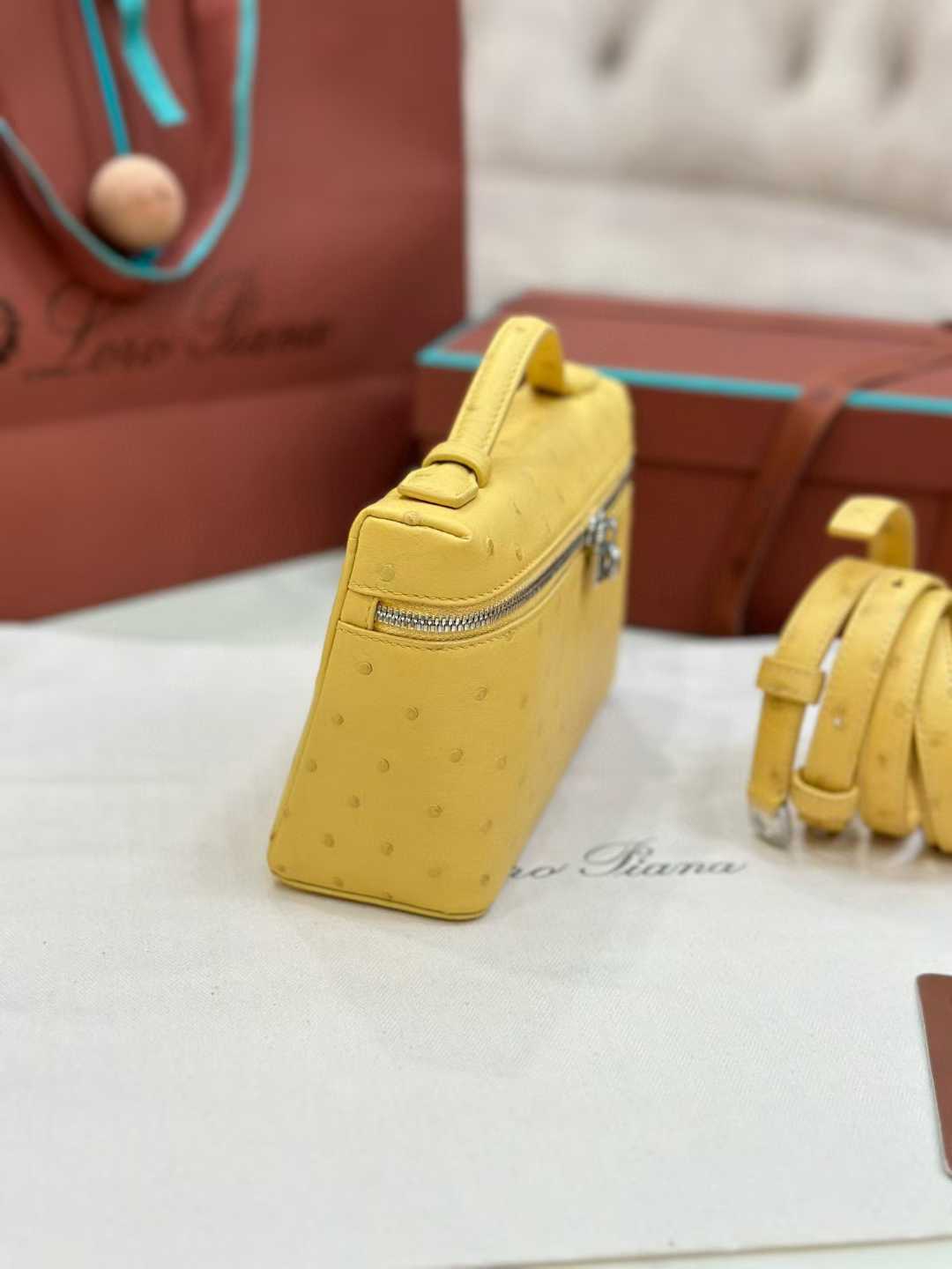 Loro Piana Extra Pocket L19 view 7