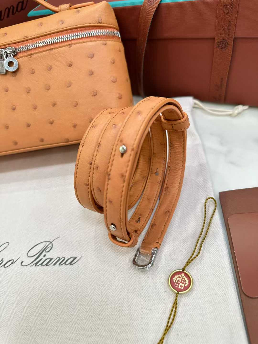 Loro Piana Extra Pocket L19 view 3