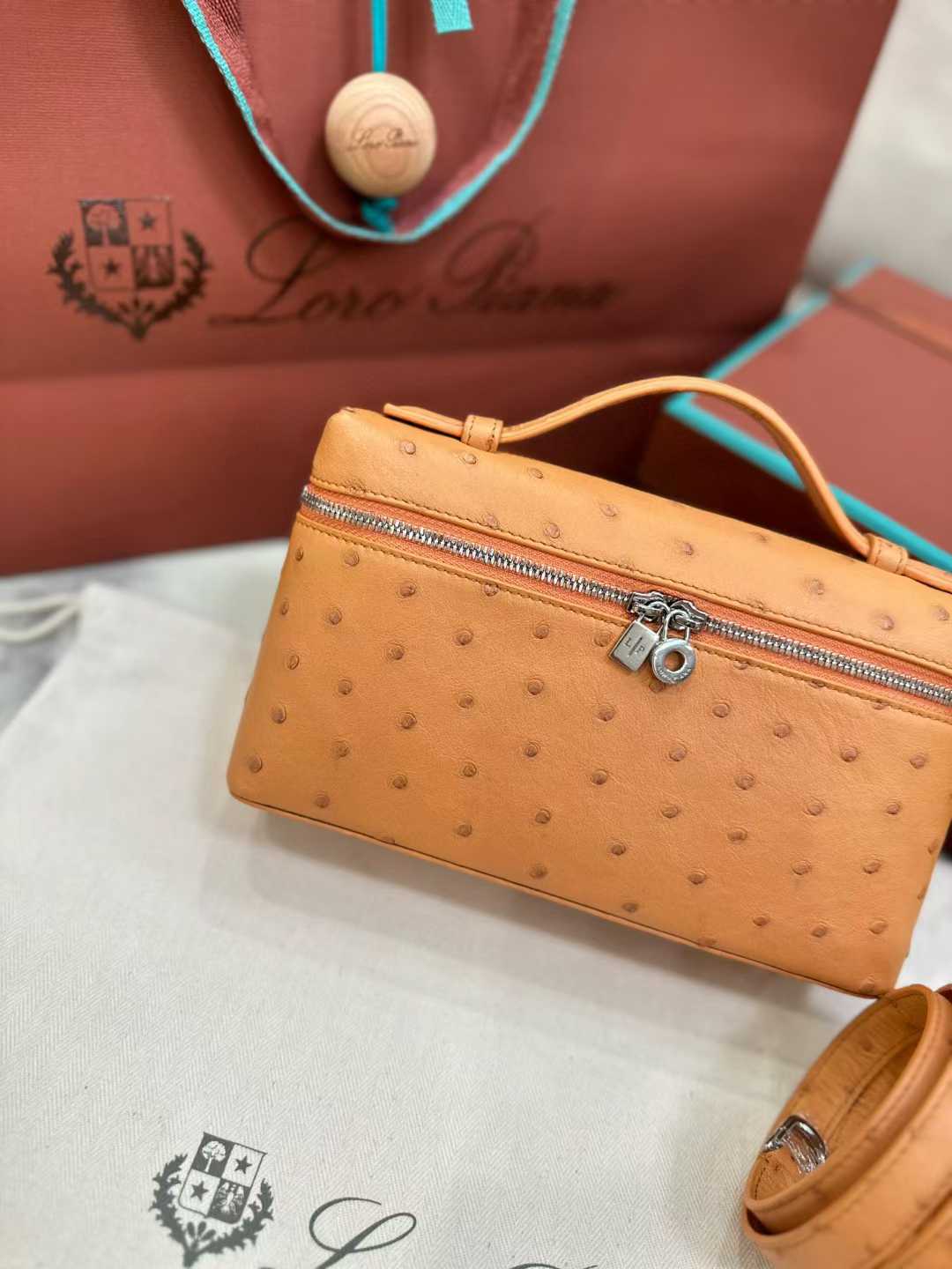 Loro Piana Extra Pocket L19 view 4