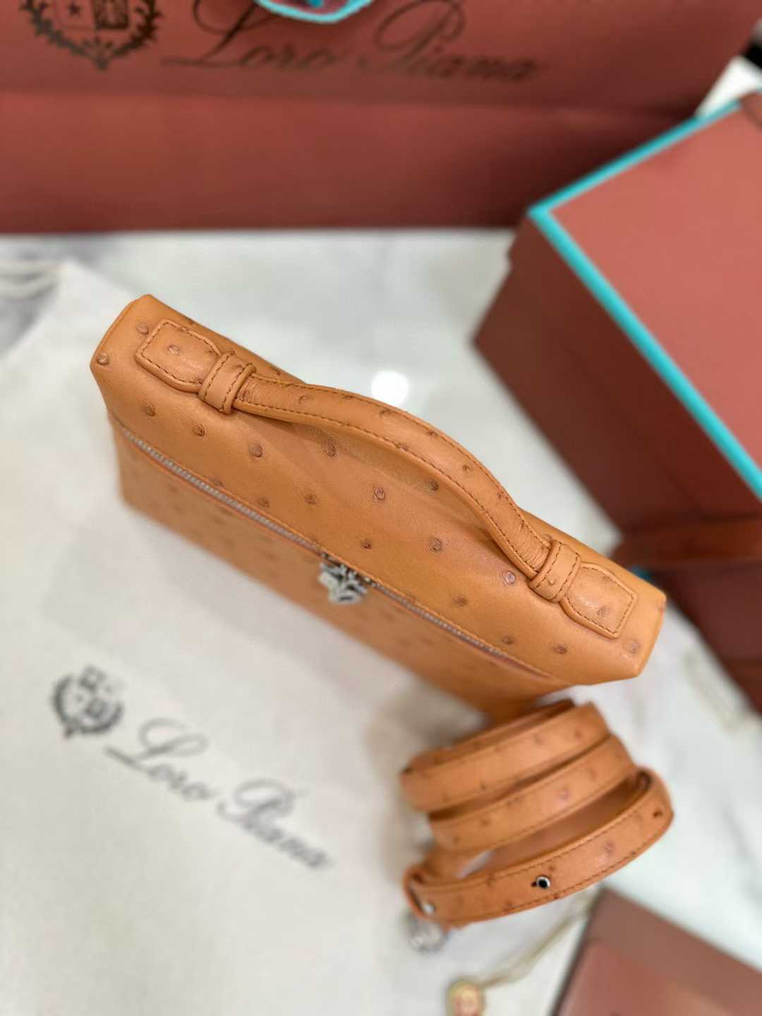 Loro Piana Extra Pocket L19 view 5