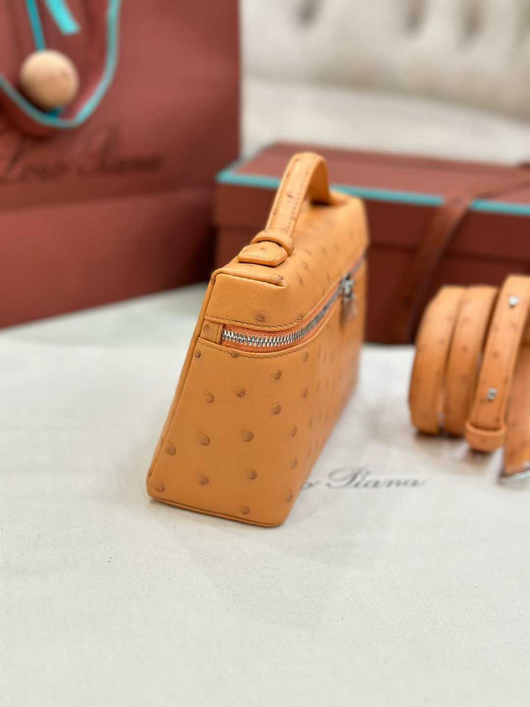 Loro Piana Extra Pocket L19 view 7
