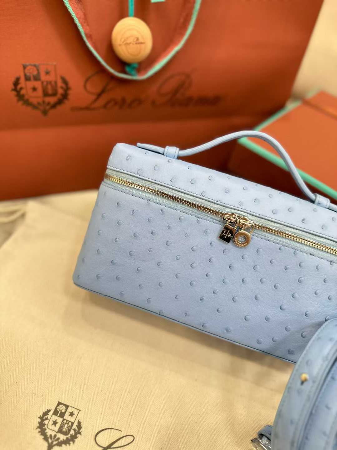 Loro Piana Extra Pocket L19 view 4