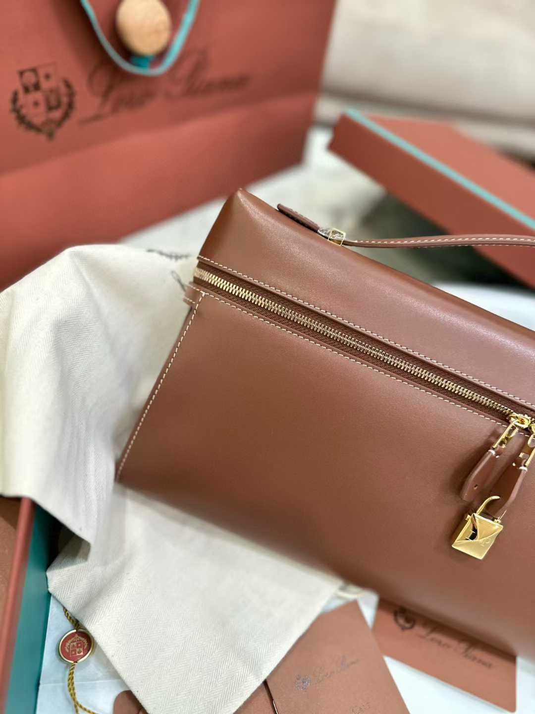 Loro Piana Extra Clutch L36 view 3
