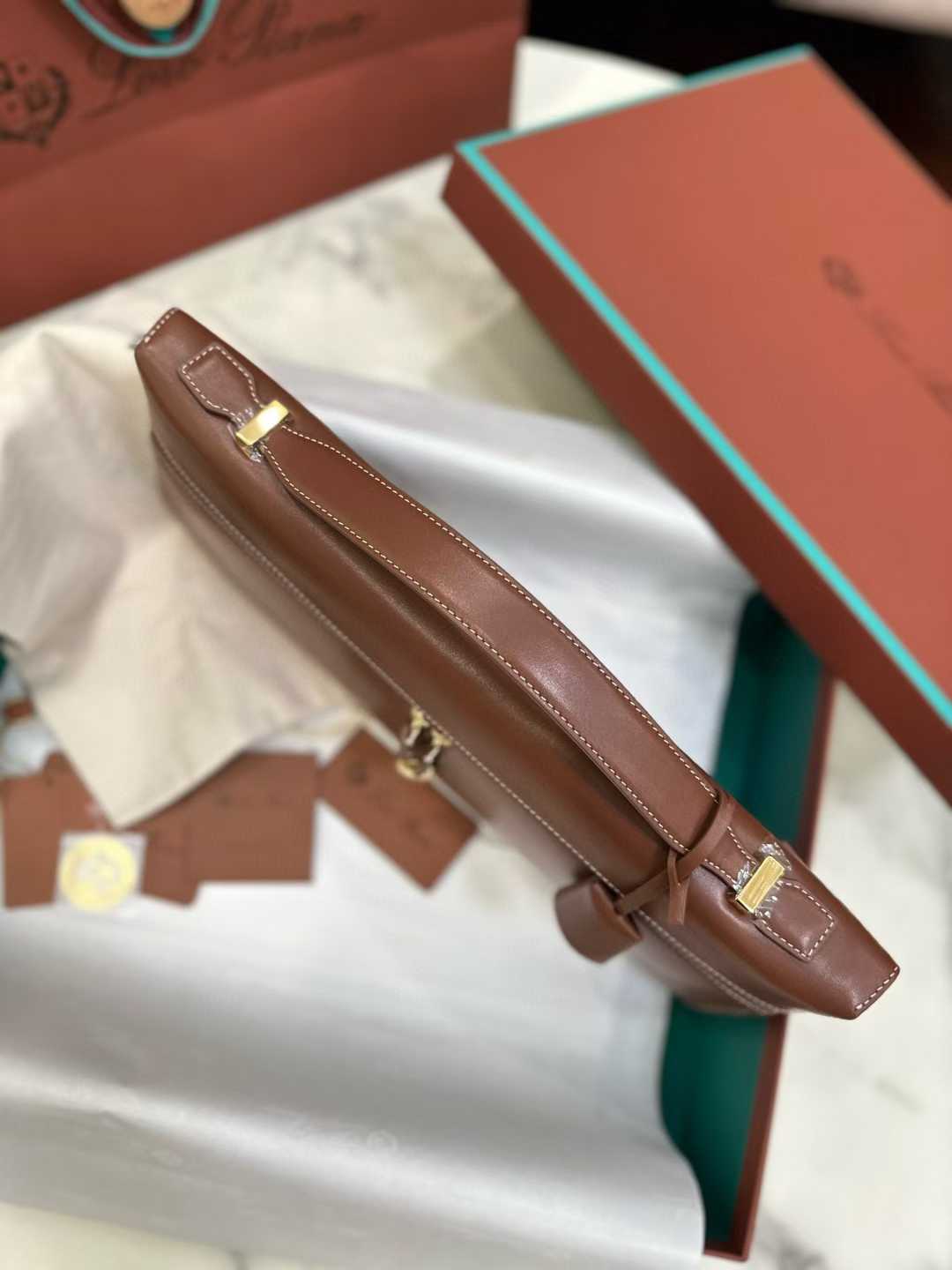 Loro Piana Extra Clutch L36 view 4